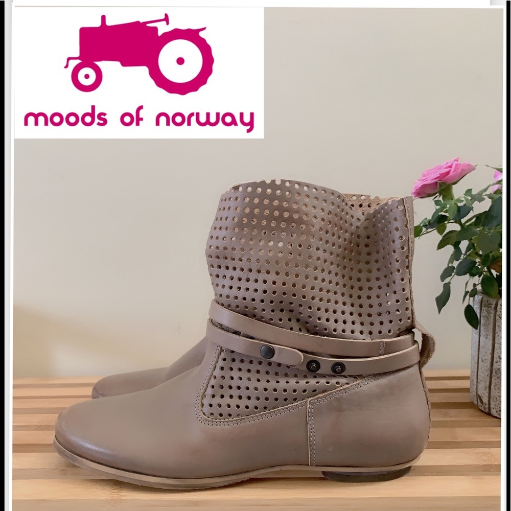 Moods of Norway boots